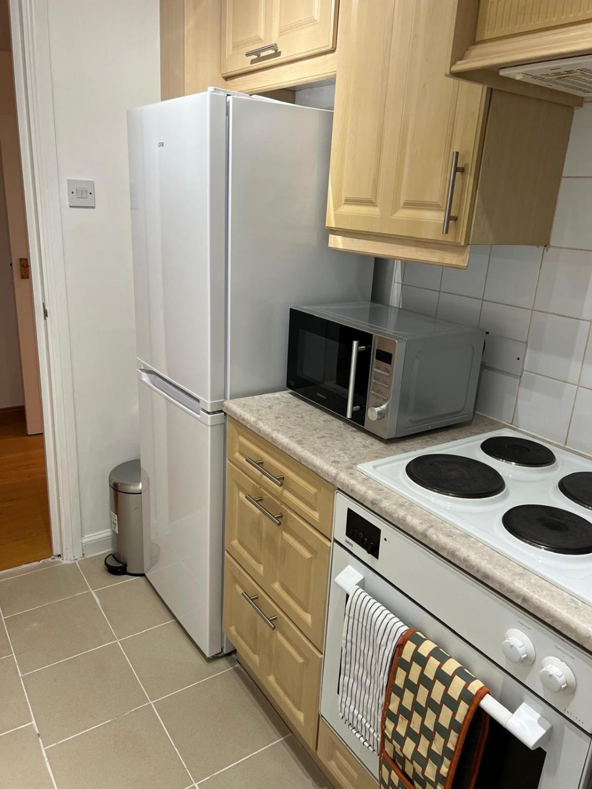 Luxurious 2 Bedroom Flat Britannia Village * Londra