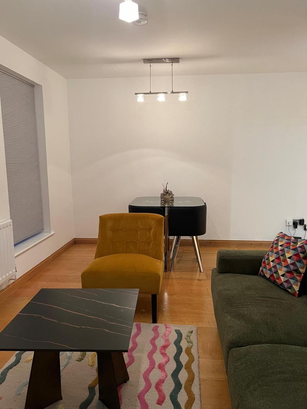 Luxurious 2 Bedroom Flat Britannia Village