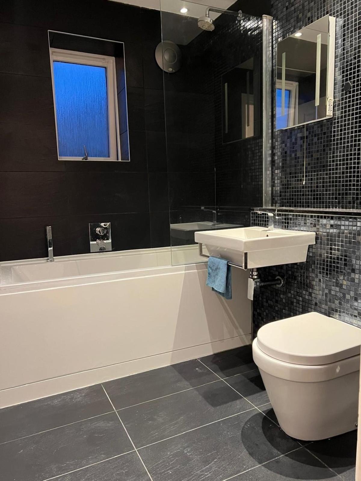 Appartamento Luxurious 2 Bedroom Flat Britannia Village *